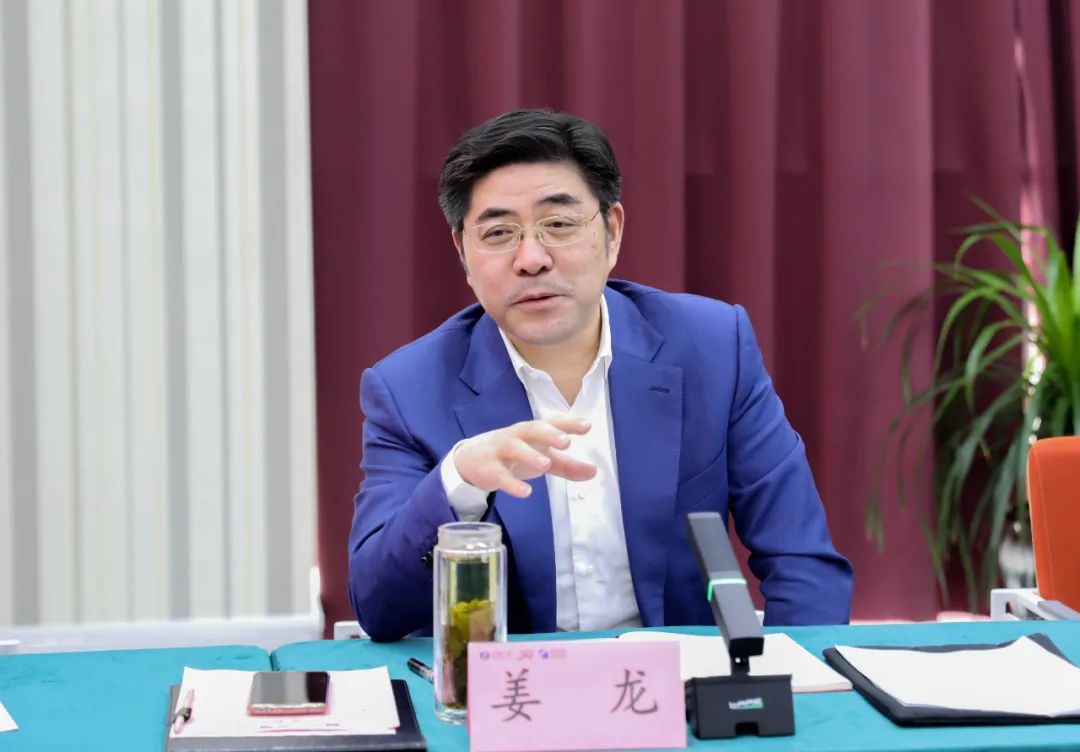 江蘇有線領(lǐng)導調(diào)研江陰分公司智慧廣電項目建設(shè)情況